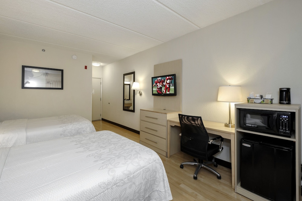 Red Roof Inn PLUS Gainesville - photo 7