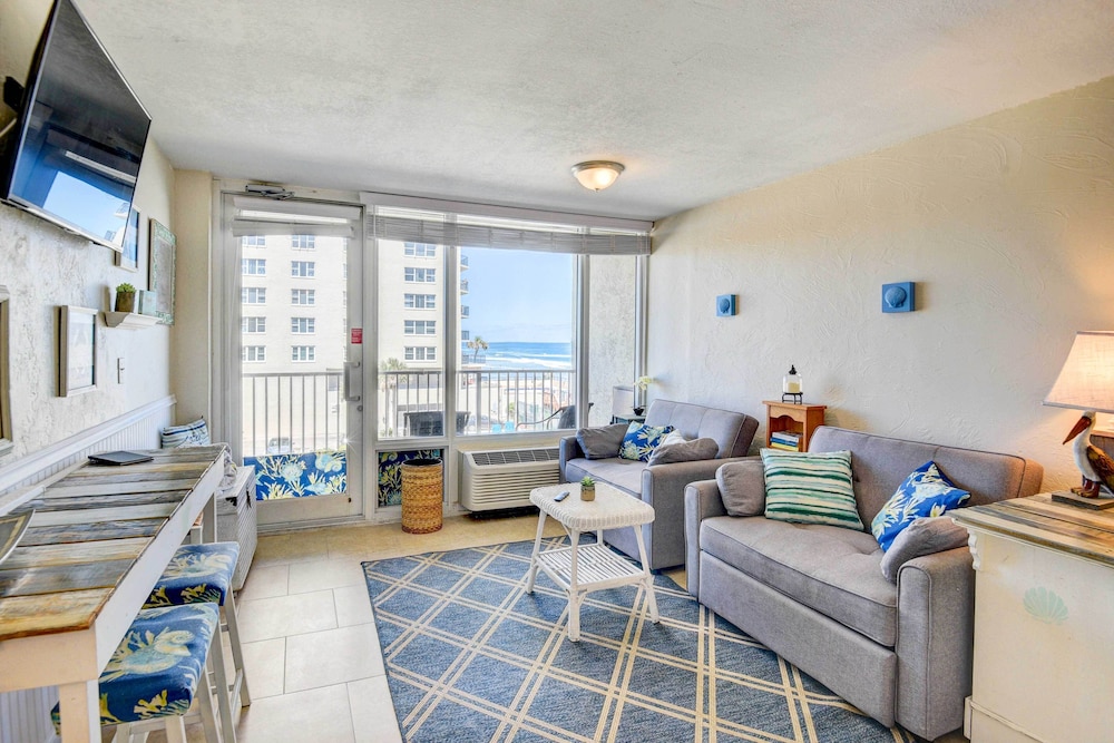 Daytona Beach Studio with Balcony and Ocean View - featured photo