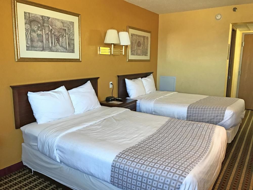 Americas Best Value Inn Bell Tower - photo 30