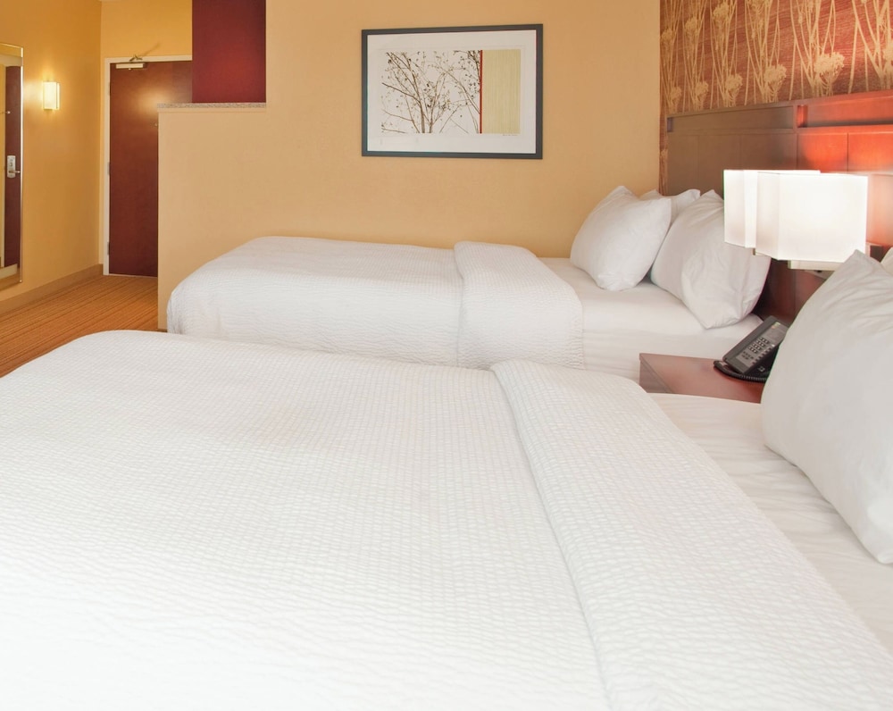 Courtyard by Marriott Pittsburgh North Cranberry Woods - photo 6