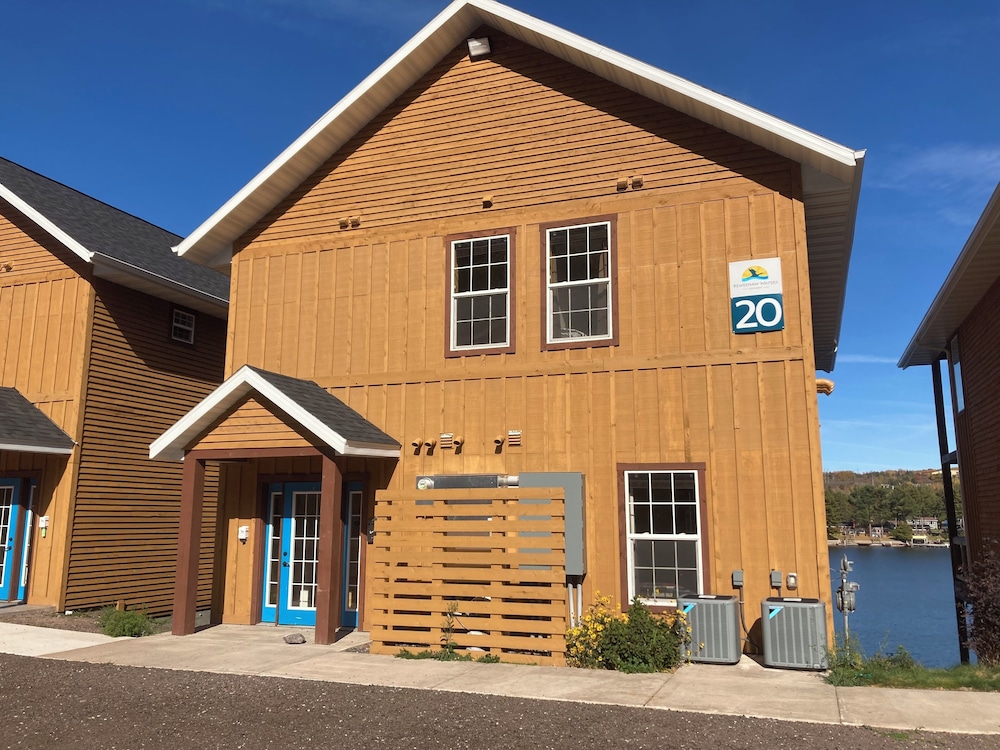 Keweenaw Waters Resort - photo 44