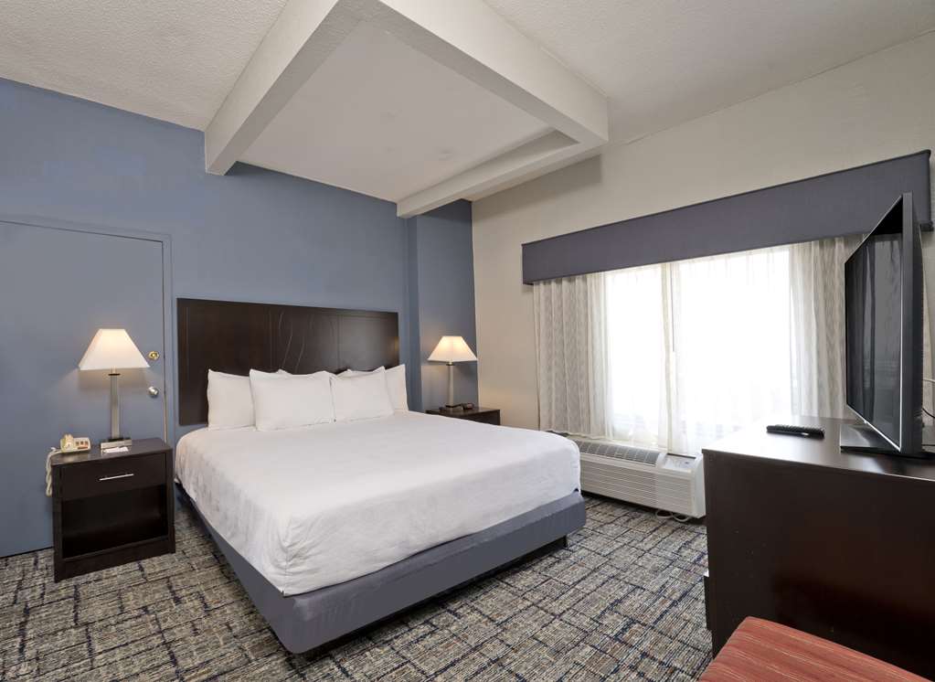 Best Western Plus Hotel & Conference Center - photo 19