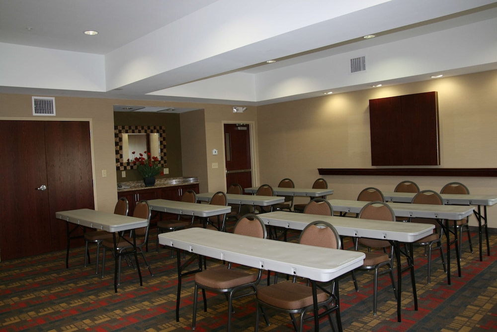 Hampton Inn & Suites West Point - photo 17
