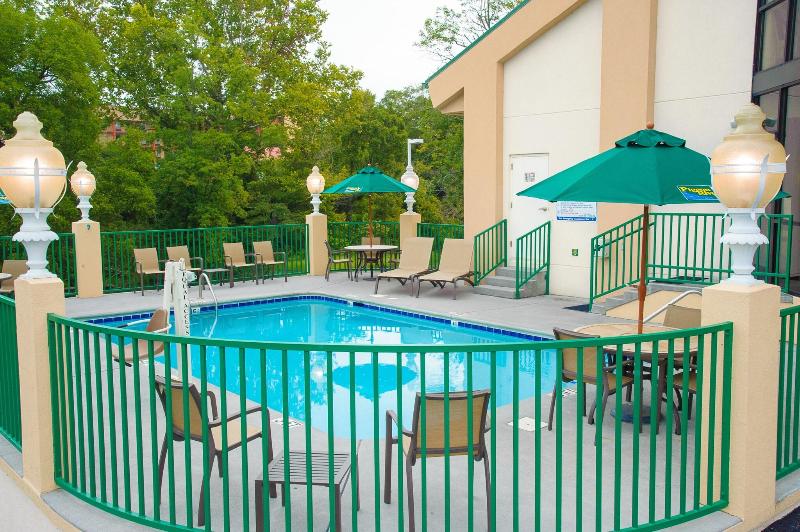 Pigeon River Inn - photo 105