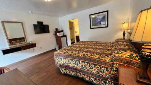 Pine Cone Motel - photo 21