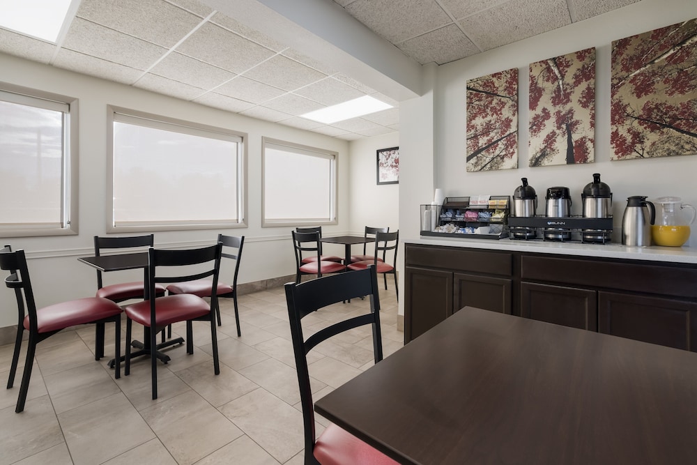 Red Roof Inn Weedsport - photo 29