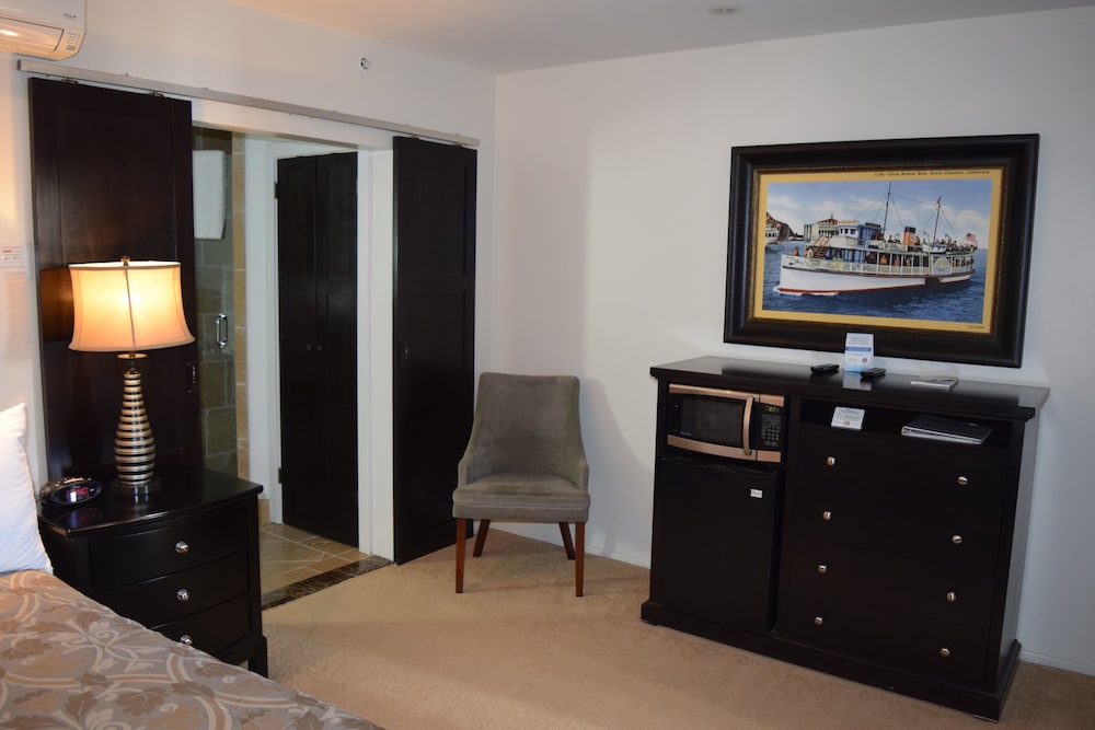 Catalina Courtyard Suites - photo 20
