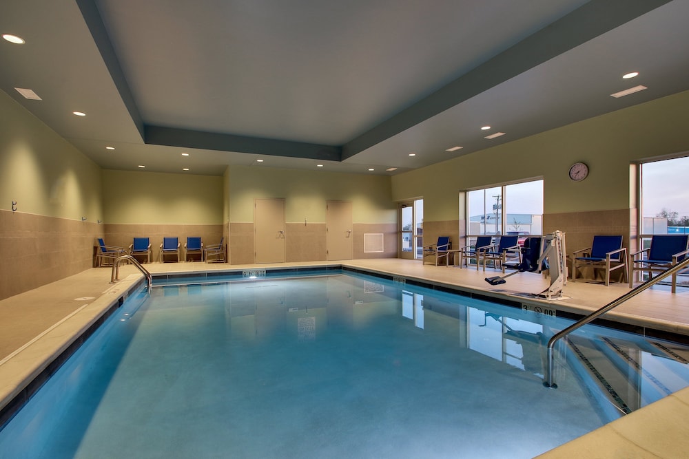 Holiday Inn Express & Suites Troy by IHG - photo 44