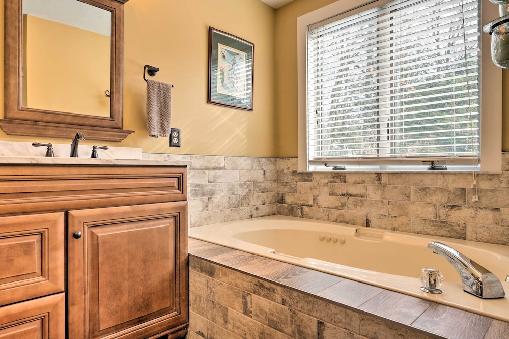 Cozy Home with Sauna Mins to Stowe Mountain Resort - photo 12