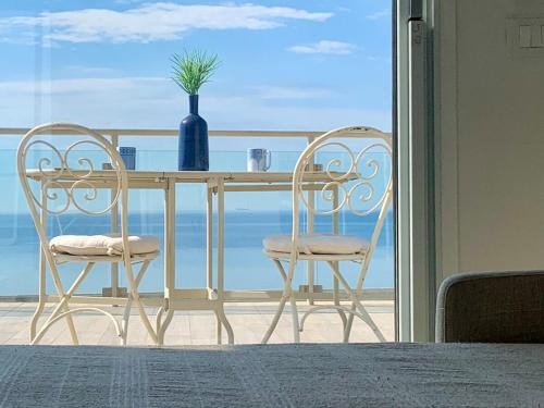 Penthouse with a sea view in Alassio — 4-Star Luxury Hotel in Alassio, Italy