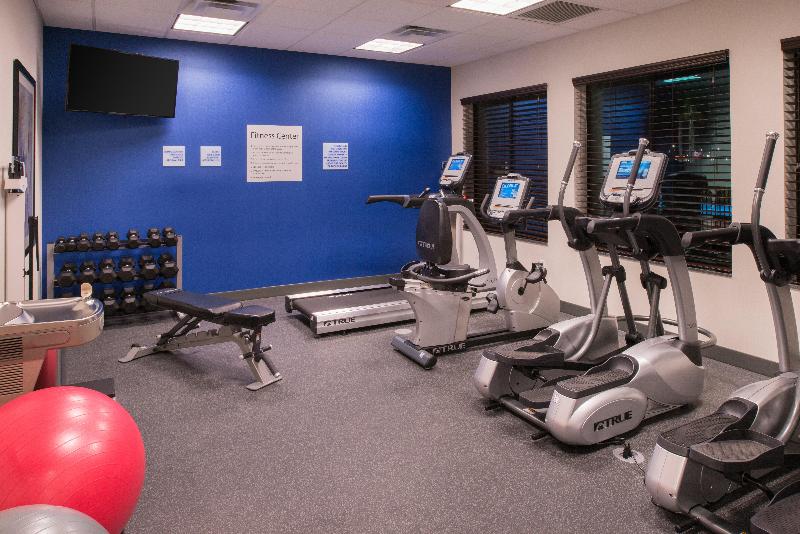 Holiday Inn Express & Suites Bakersfield Airport by IHG - photo 27