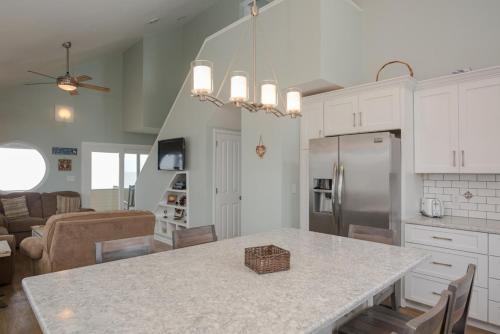 Another Beach Experience by Oak Island Accommodations - photo 3