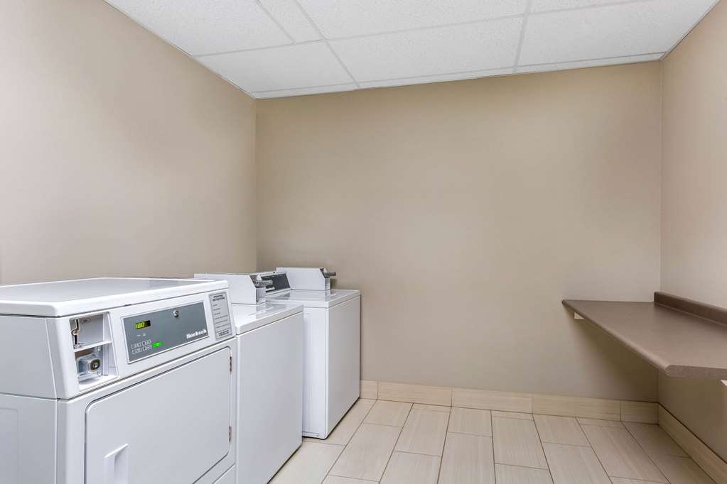 La Quinta Inn & Suites by Wyndham Monahans - photo 28