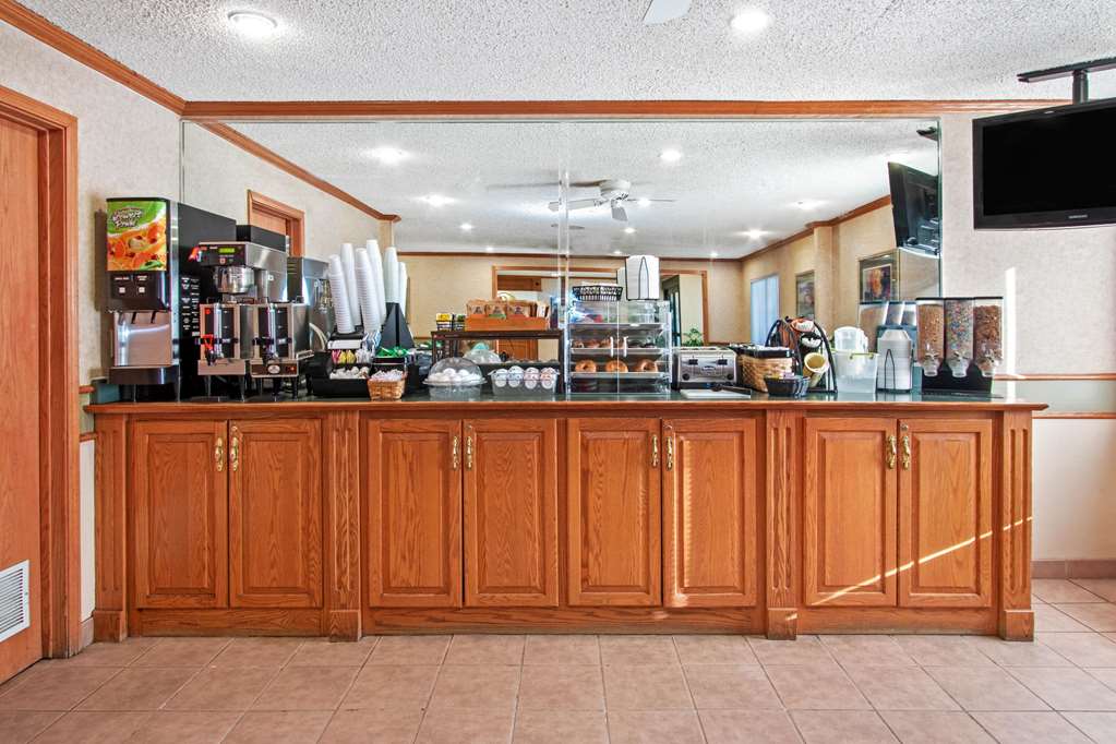 La Quinta Inn & Suites by Wyndham Albuquerque Journal Ctr NW - photo 31