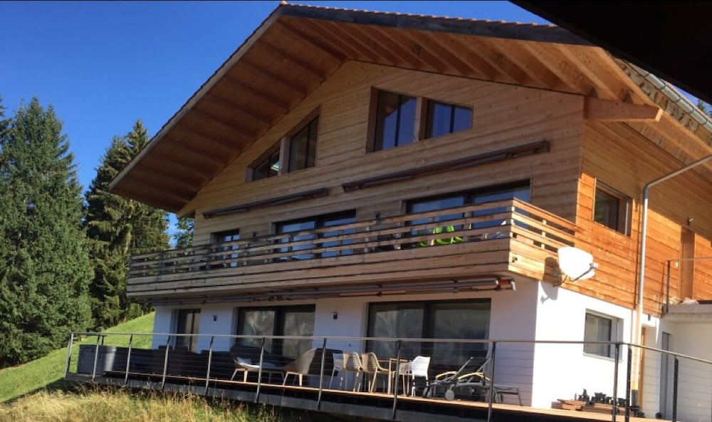 Ferienlenk Mountain Village — 4-Star Luxury Hotel in Lenk, Switzerland
