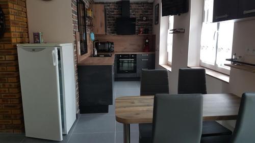 Chez Brigitte Et Francis — hotel in Perthes