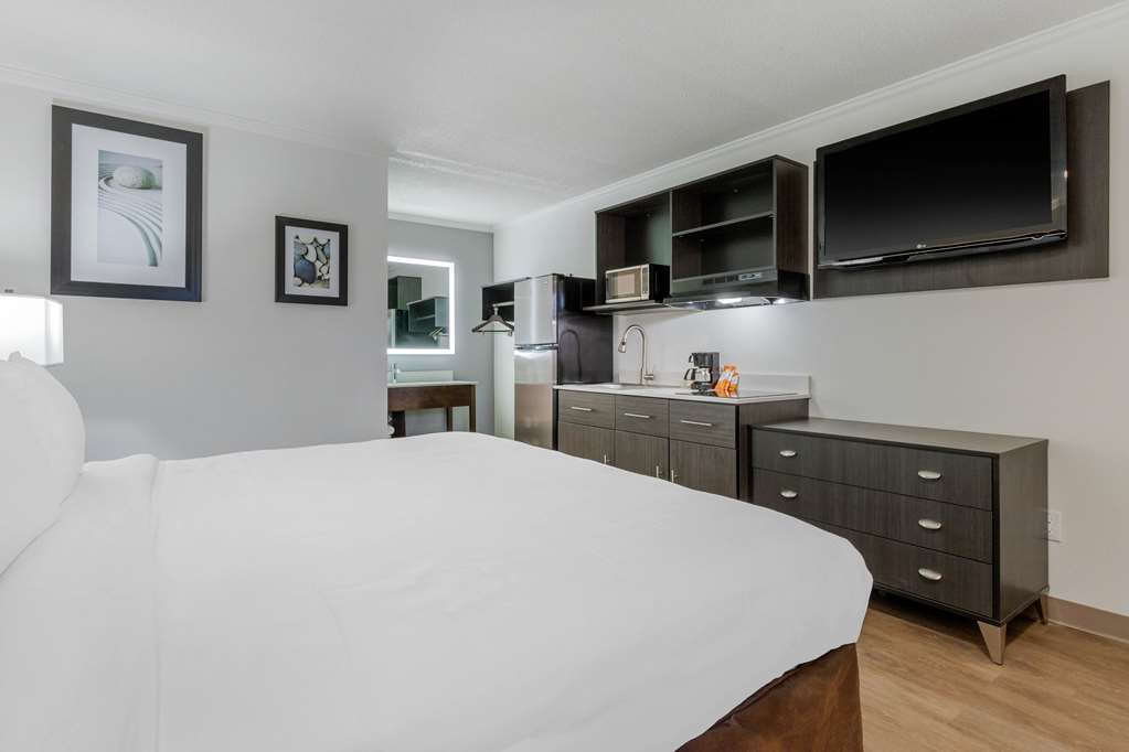Suburban Extended Stay Hotel At The University - photo 13