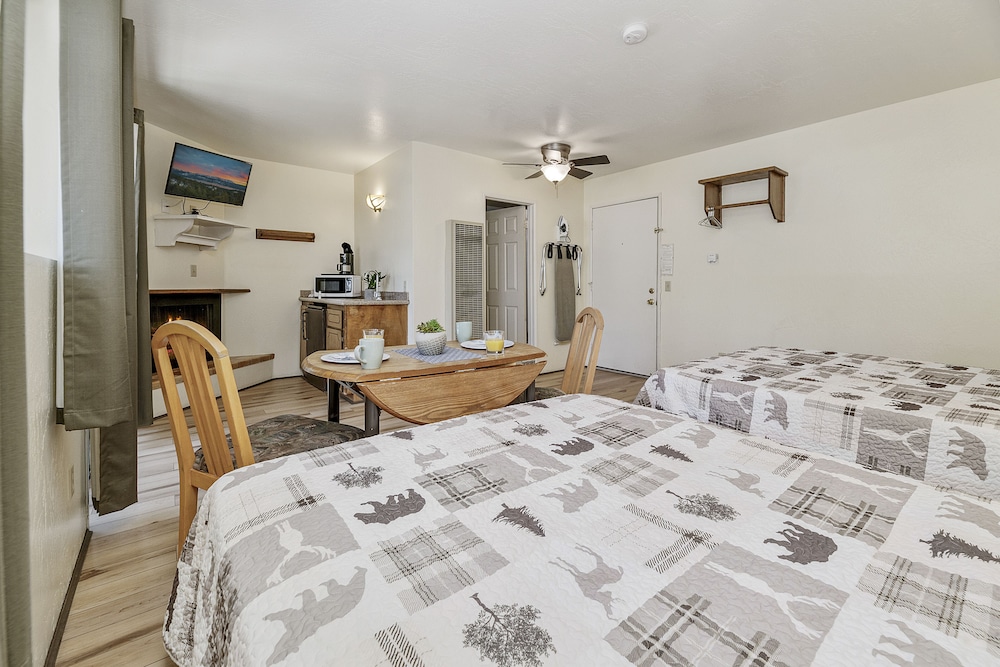 Big Bear Lakefront Lodge - photo 12