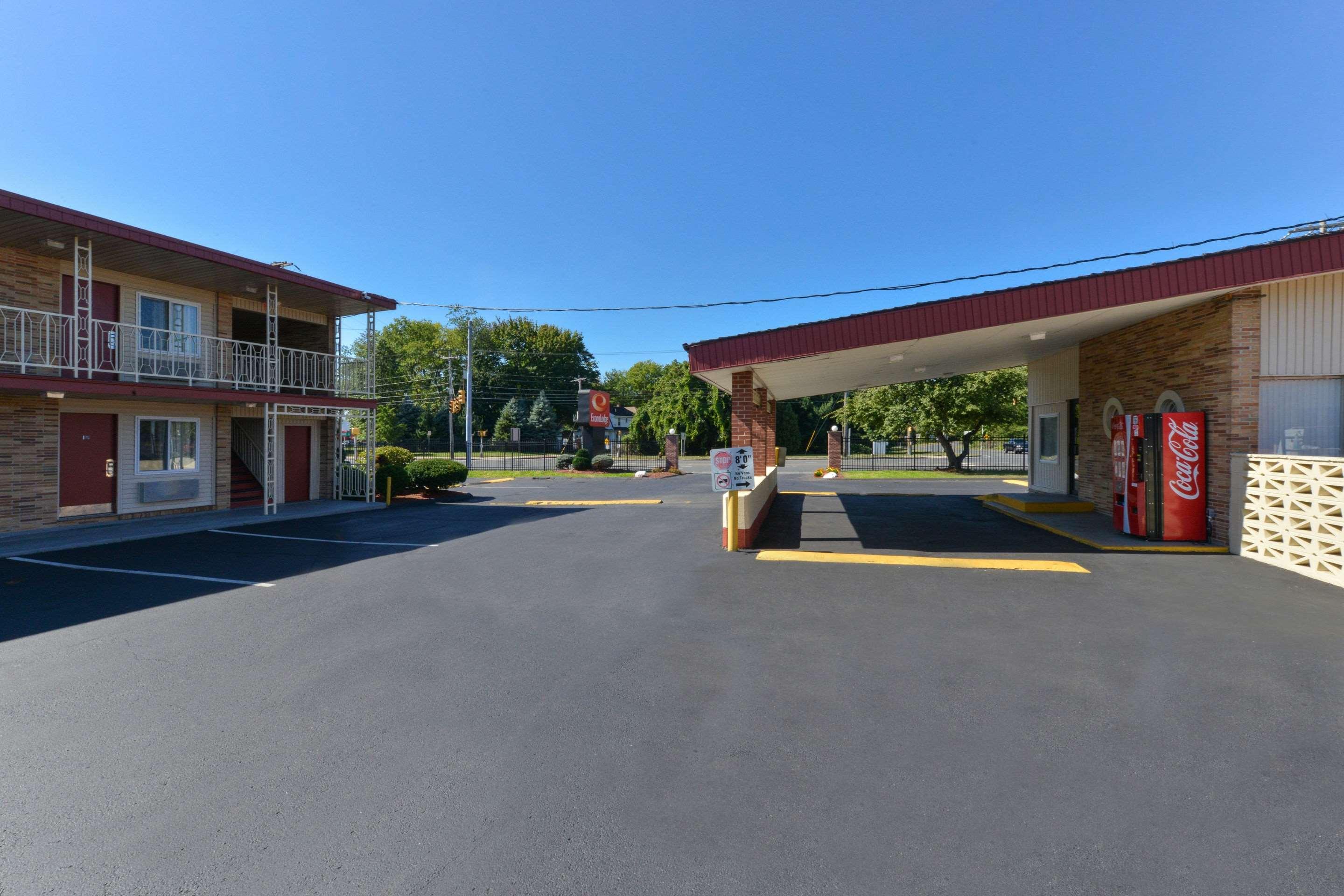 Economy Inn East Hartford CT - photo 29