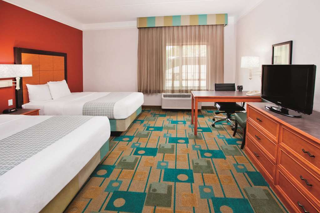 La Quinta Inn & Suites by Wyndham Winston Salem - photo 24