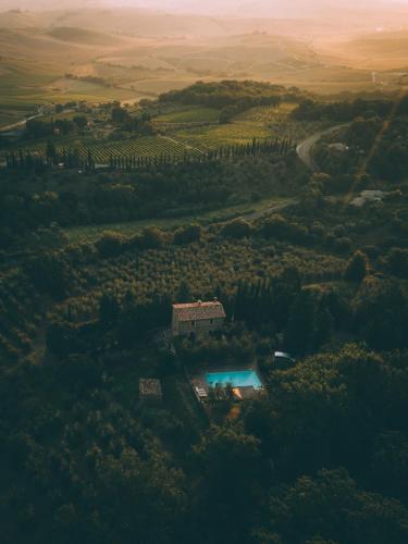 Tenuta Canina — 4-Star Luxury Hotel in Montalcino, Italy