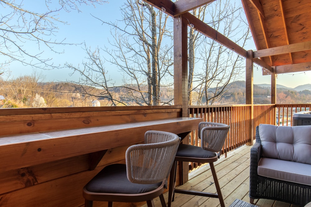 Parkway Paradise w Private Hot Tub - photo 26