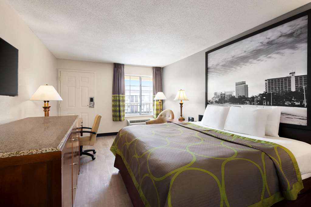 Super 8 by Wyndham Gulfport Airport NW Near Biloxi - photo 15