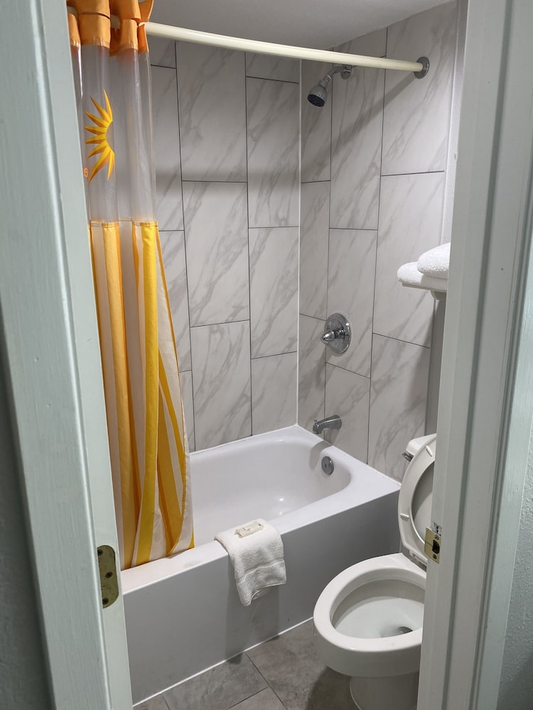 La Quinta Inn by Wyndham Tyler - photo 21