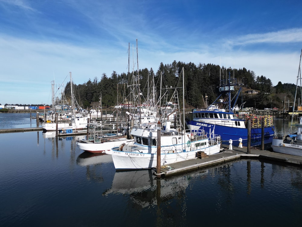 Winchester Bay Inn - photo 25