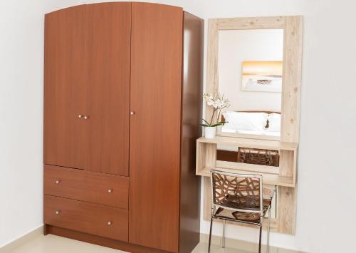 Aelia Apartments — 4-Star Luxury Hotel in Nea Peramos, Greece