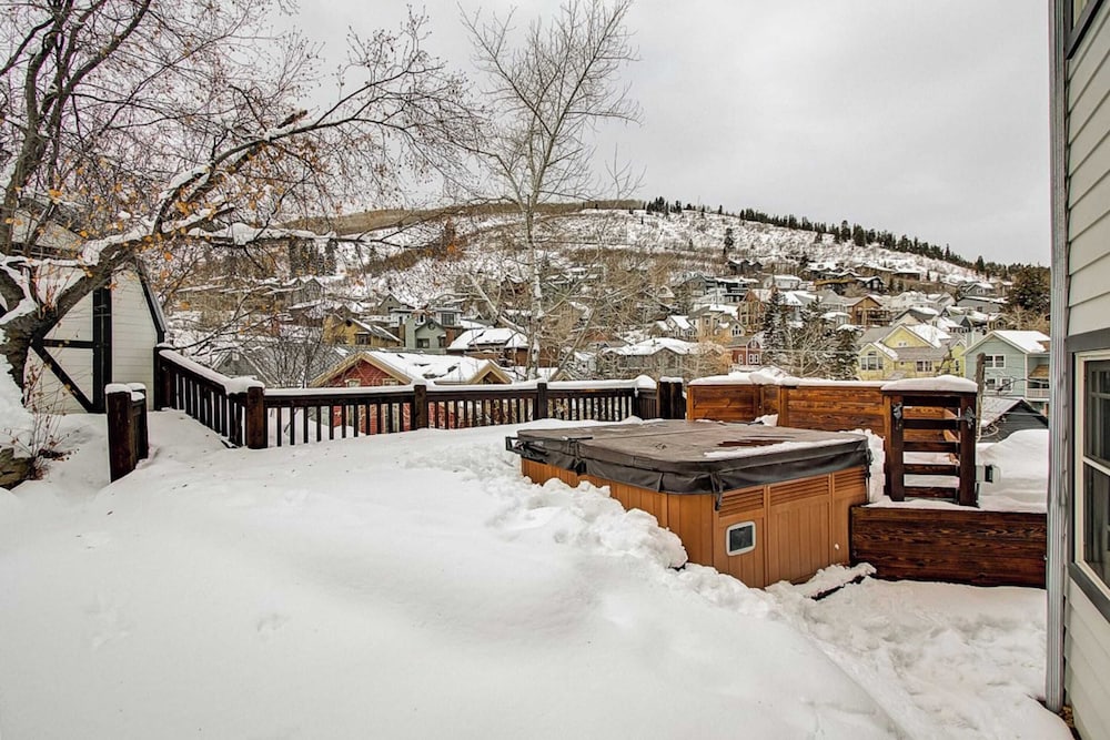 Hillside Overlook by Avantstay Quiet Mountain Getaway w Incredible Views - photo 44