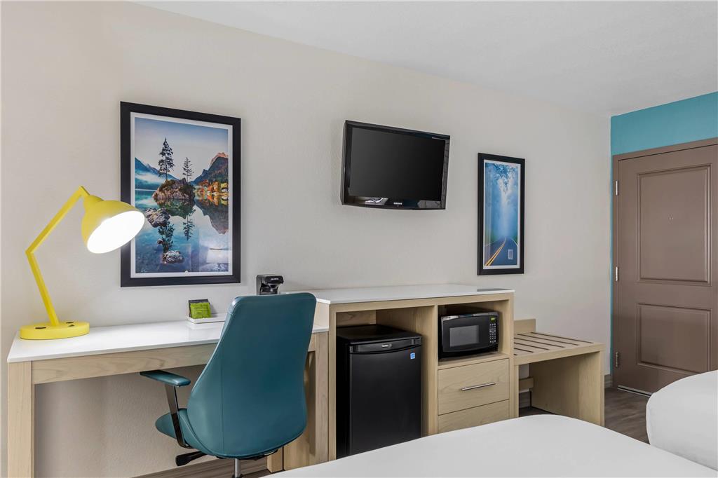 Hillstone Inn Tulare an Ascend Collection Hotel - photo 16