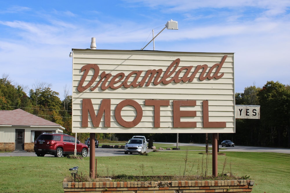 Adoba Dreamland — hotel in Manistique