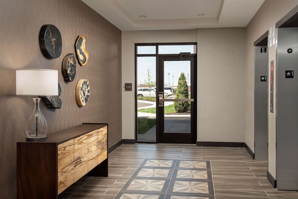 Homewood Suites by Hilton Louisville Airport - photo 2