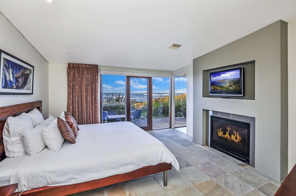Hearns Beachside Villa 4 — 4-Star Luxury Hotel in Port Fairy, Australia
