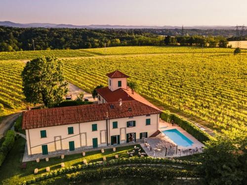 Agriturismo Tenuta La Marchesa — 4-Star Luxury Hotel in Novi Ligure, Italy