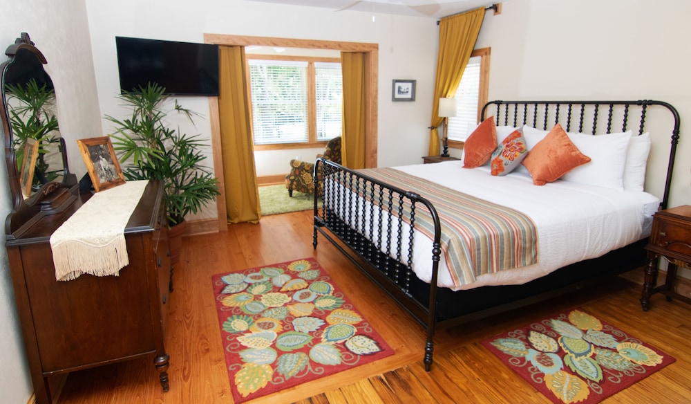 Sweetwater Branch Inn - photo 28
