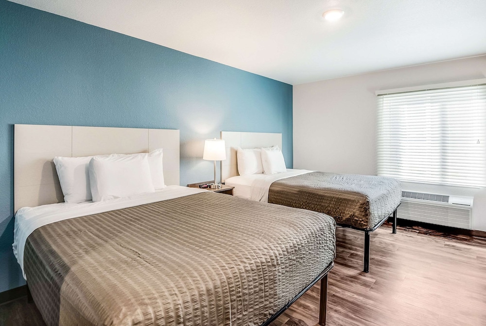 Woodspring Suites West Des Moines - photo 23
