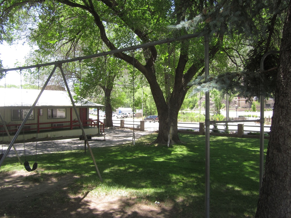 Wapiti Self Service Lodge - photo 25