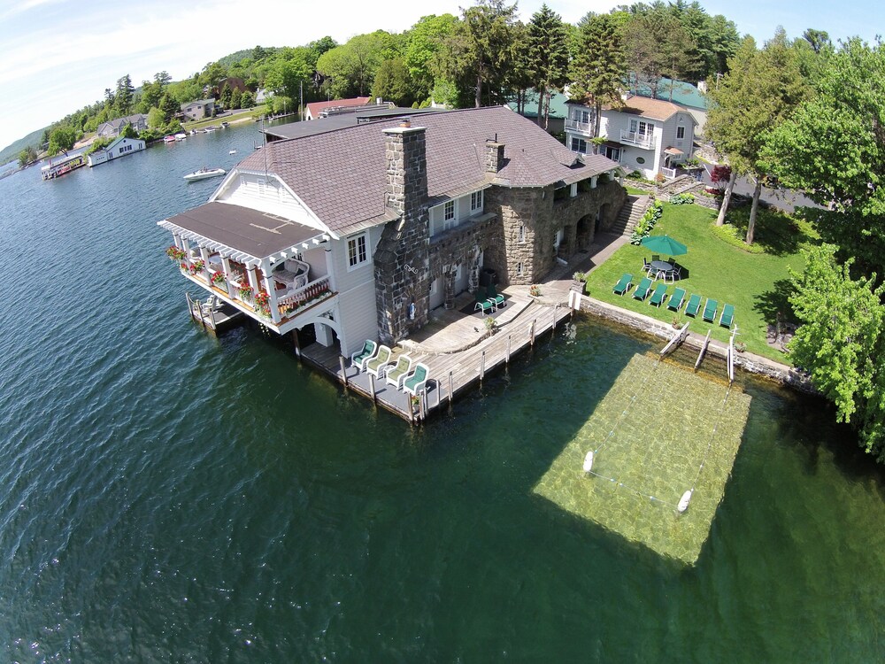 Boathouse Waterfront Lodging - photo 49
