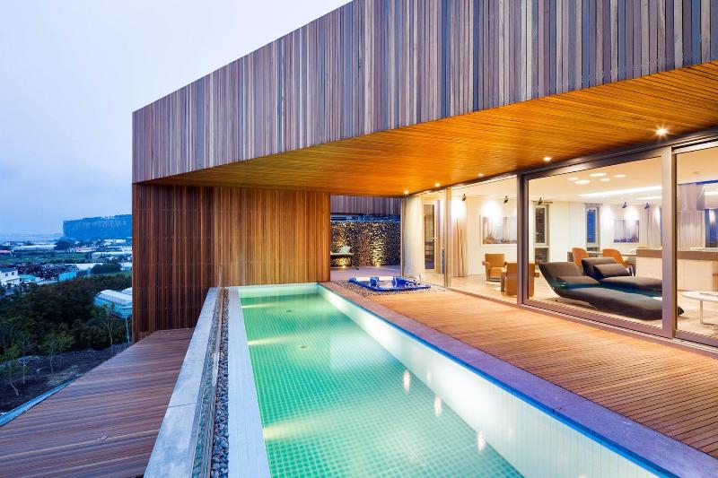 Bay Hill Pool & Villa — 5-Star Luxury Hotel in Jeju City, South Korea