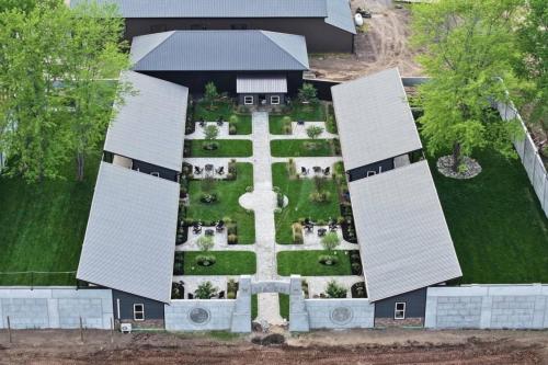 Big Cat Bungalows at The Haven Lion 2 — hotel in Canastota