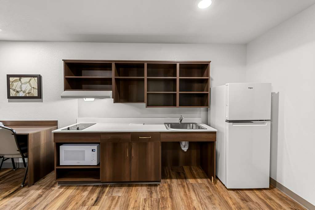 Woodspring Suites Kansas City Airport - photo 26