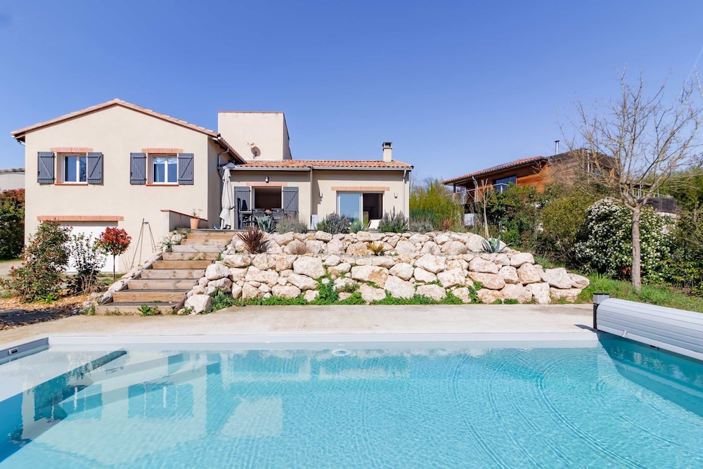 La Tendresse 10p Piscine Jardin — hotel in Mondonville