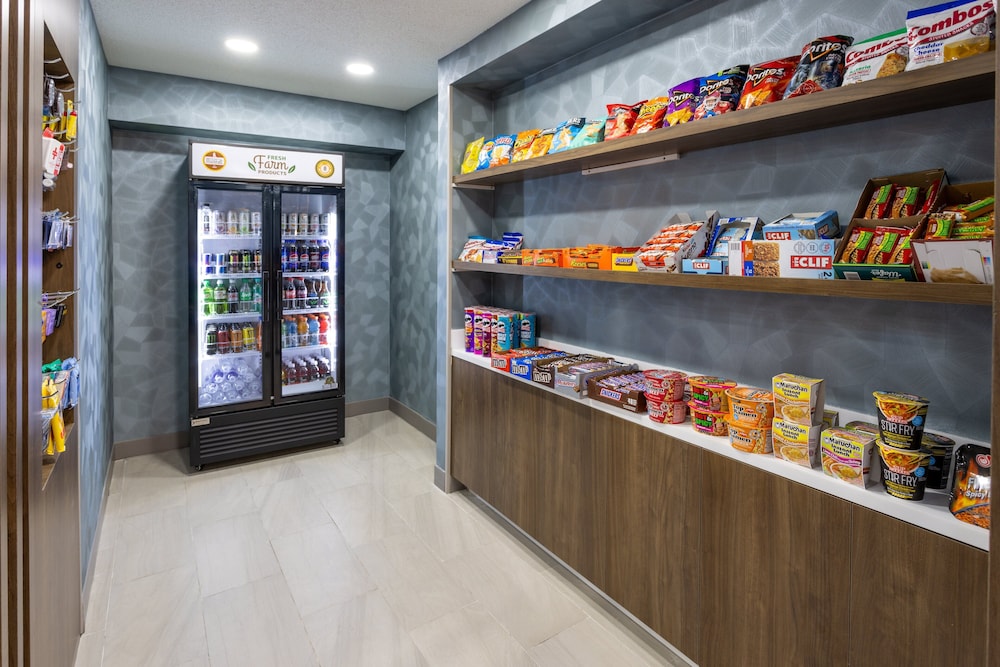 Holiday Inn Express & Suites Center Township by IHG - photo 19