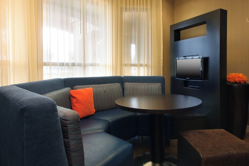 Courtyard by Marriott Salinas Monterey - photo 28