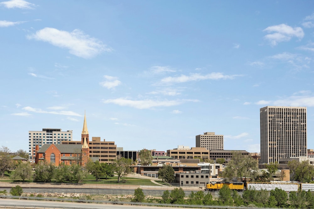 Holiday Inn Express & Suites Colorado Springs Central by IHG - photo 105