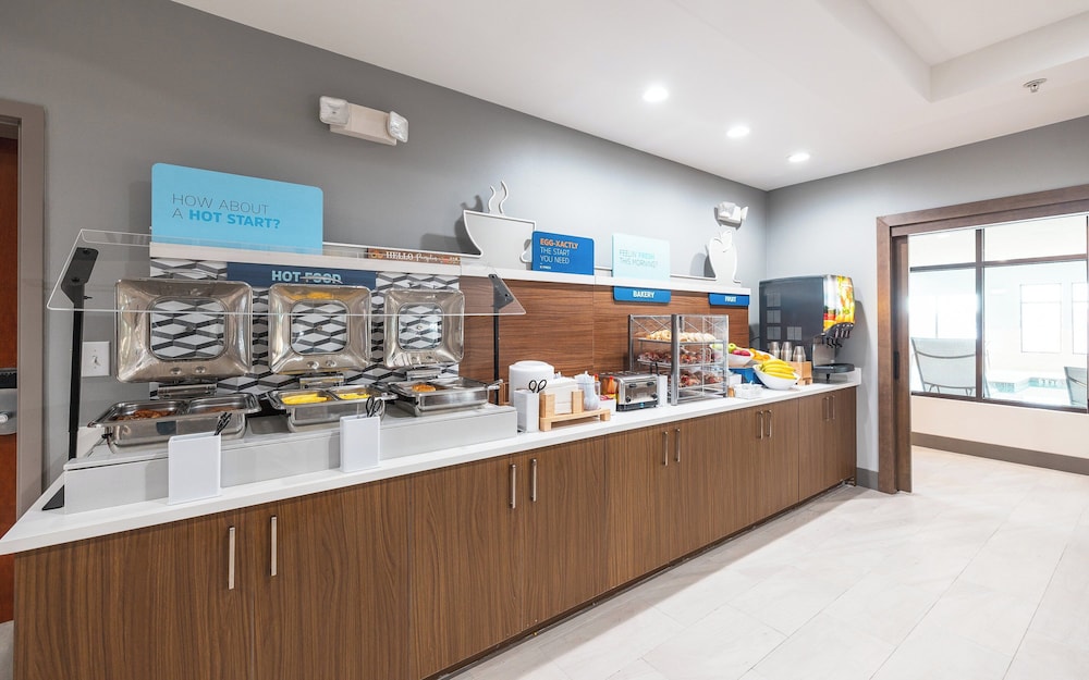 Holiday Inn Express Hotel & Suites St. Robert by IHG - photo 43