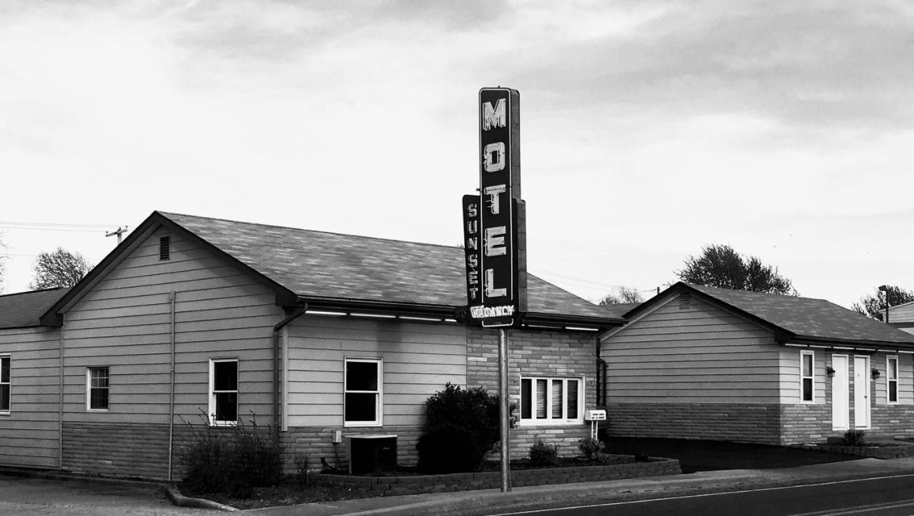 Sunset Motel - photo 10