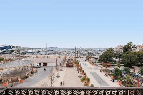 Carrousel 4 — 4-Star Luxury Hotel in Cannes, France